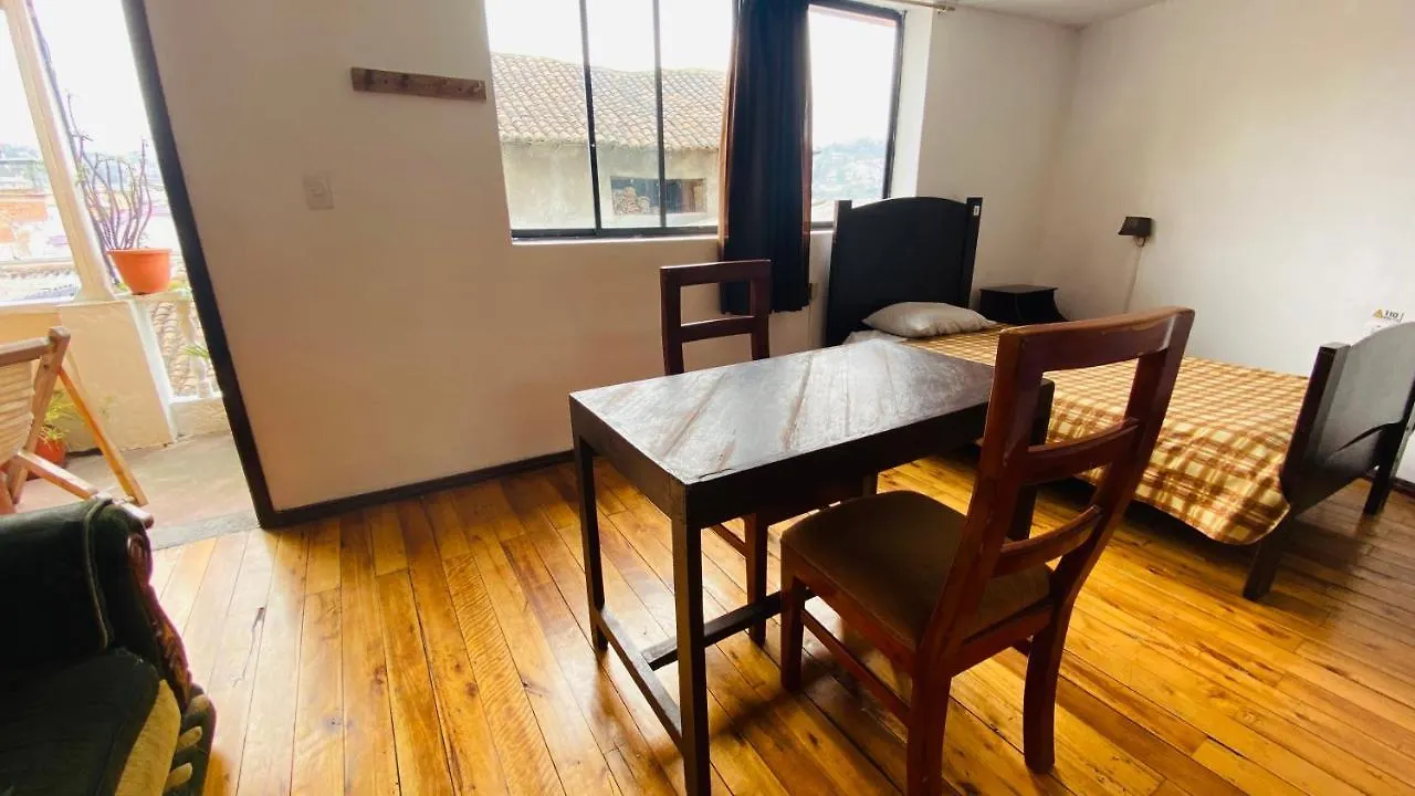 Hostal La Guayunga Rooftop Quito Albergue