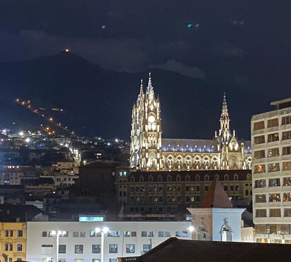 Hostal La Guayunga Rooftop Quito Albergue
